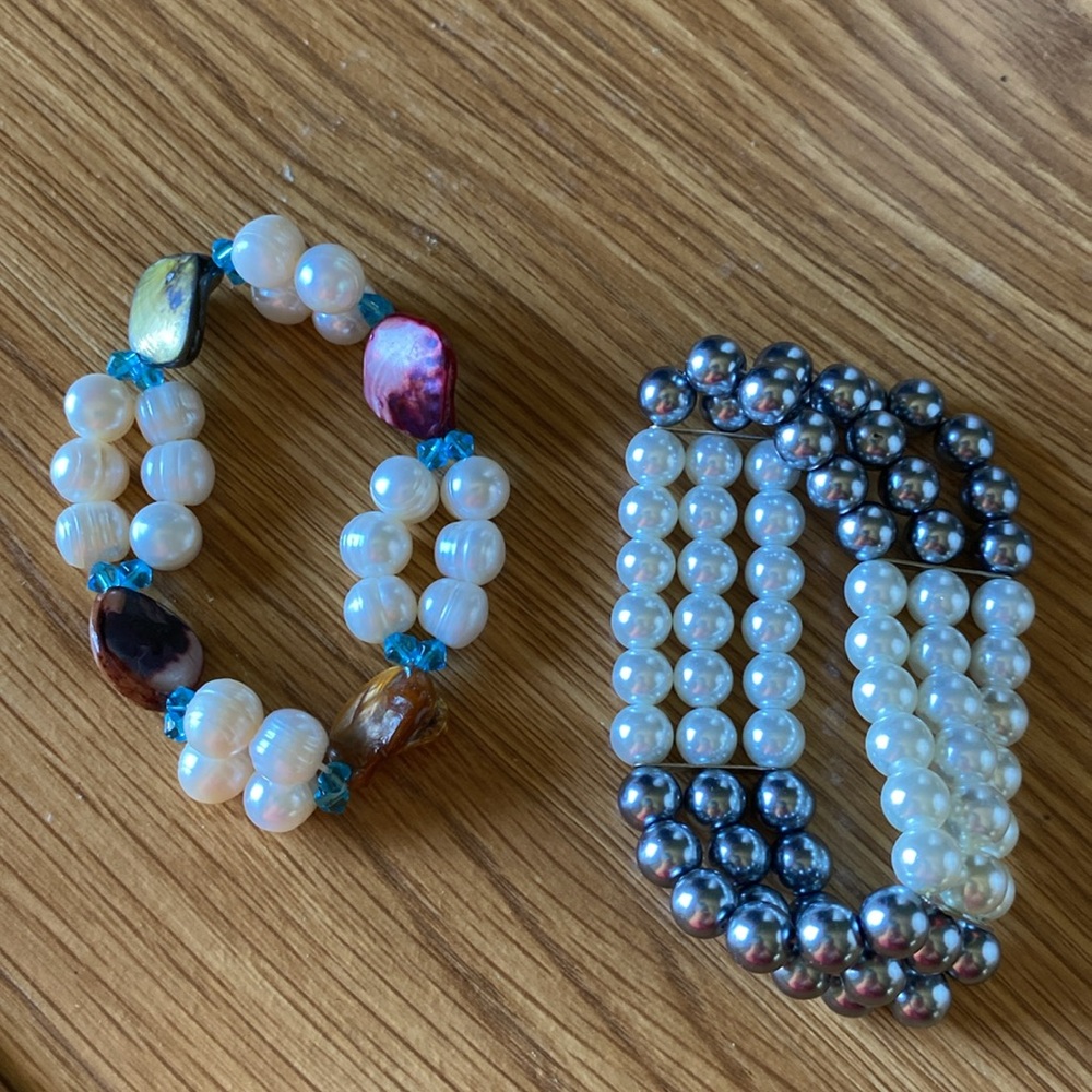 EUC Bundle of 2 Faux Pearl Stretch Bracelets